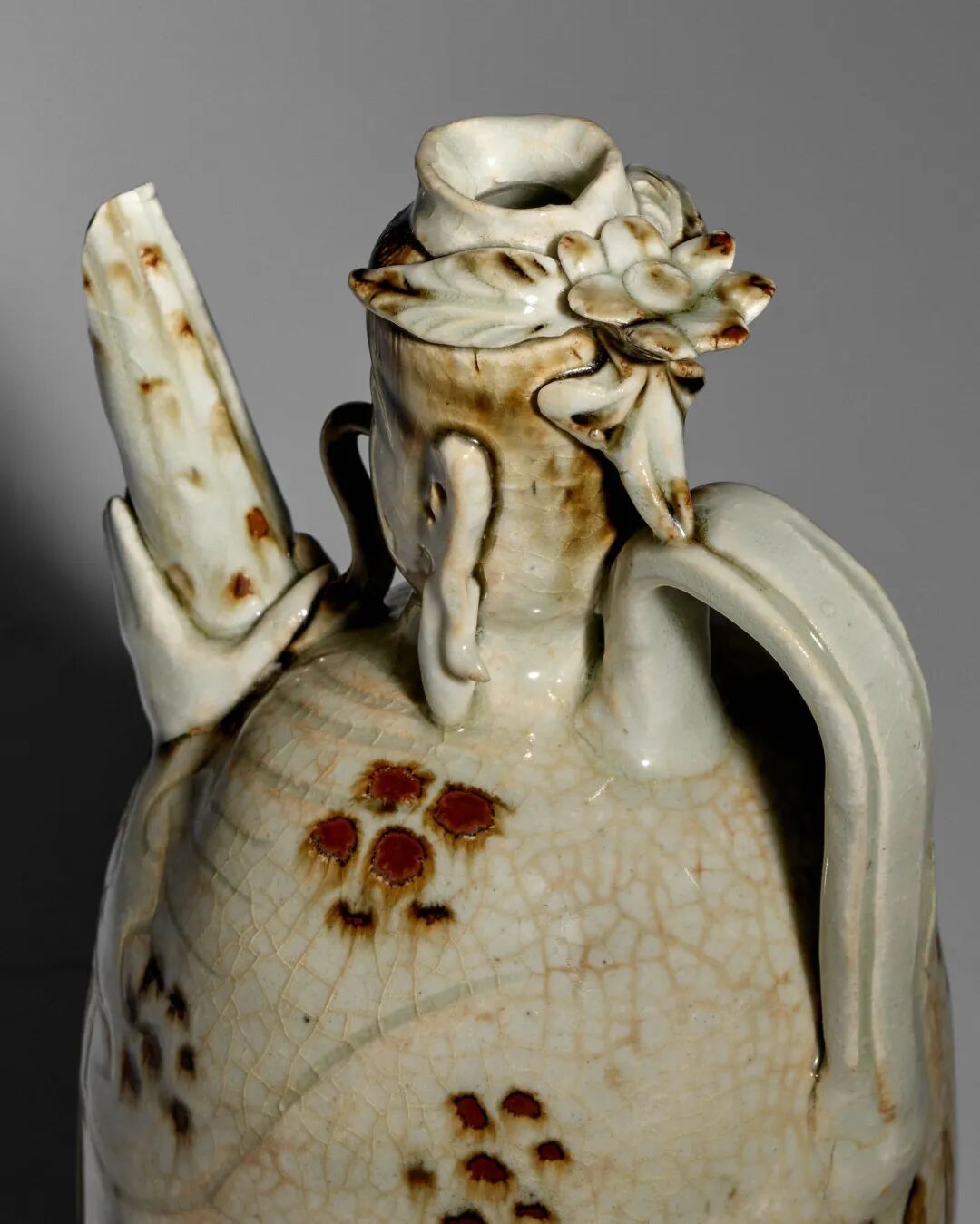 A VERY RARE BROWN-SPLASHED QINGBAI 'SHENG PLAYER' EWER Northern Song Dynasty image 2